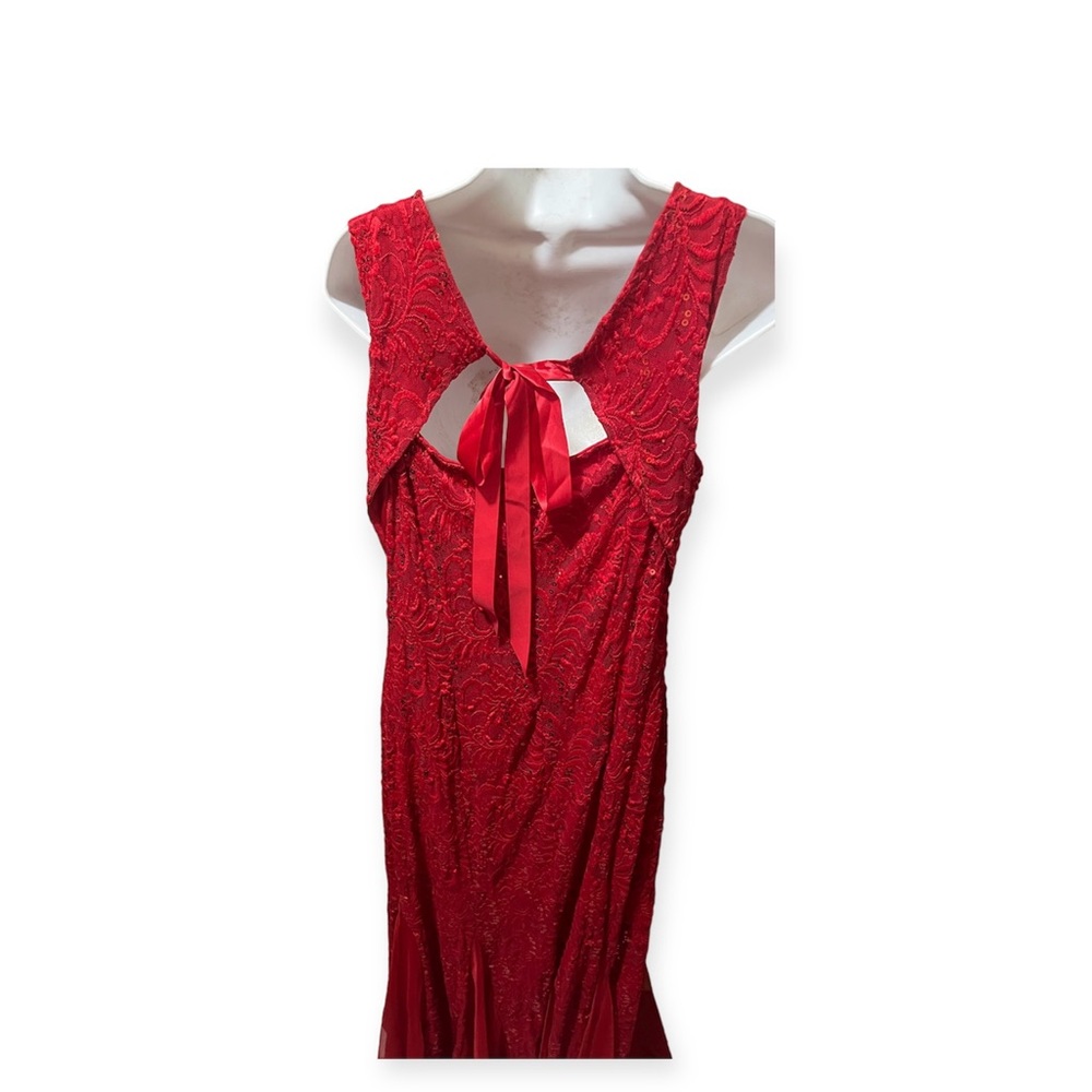 Elegant Red Lace Dress with Bow Detail on the back
